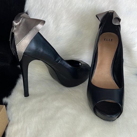 ELLE bow on back of the black faux leather platform heels Size 7 M stilettos. - Picture 12 of 16